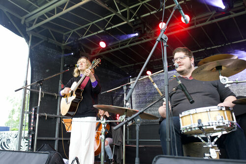 Band "Chinchillas mit Chello" auf der Bühne
