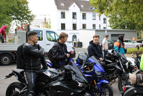 Group_picture_before_departure2
