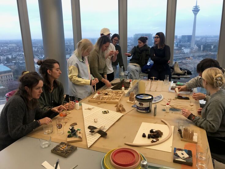 Students of the Faculty of Design at EY | Photo: Sigrun Prahl Students of the Faculty of Design at EY | Photo: Sigrun Prahl