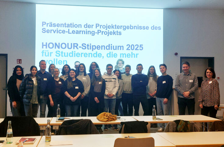 The HONOUR scholarship holders presented their innovative project ideas
