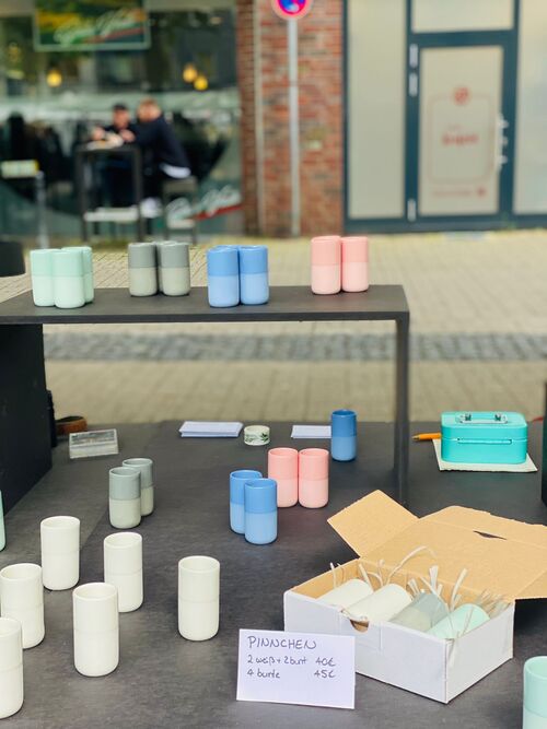 Foto Studierende auf dem Pottbäckermarkt 2024