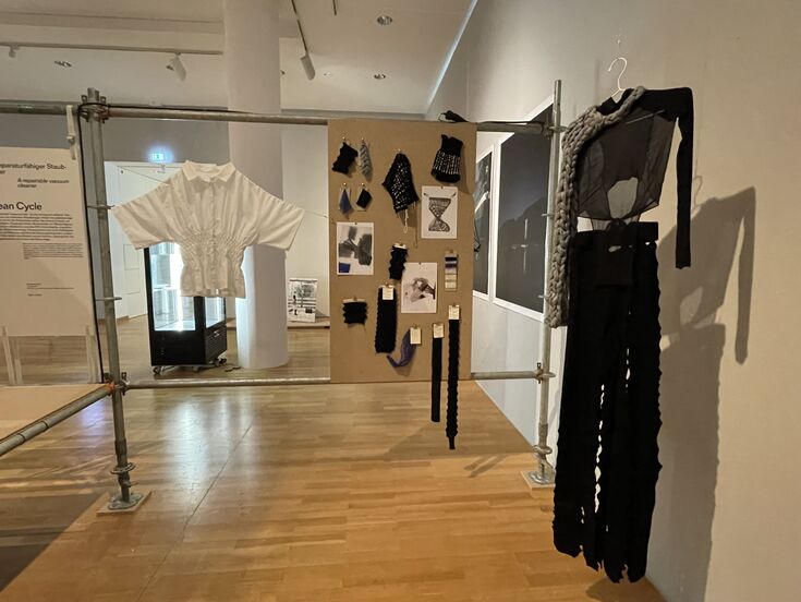 Designs by Lilo Stephan and Chalin Hüge 