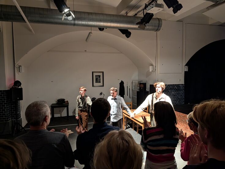 Standing ovation at the end of the play Standing ovation at the end of the play