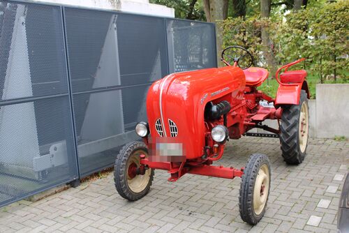 Porsche tractor