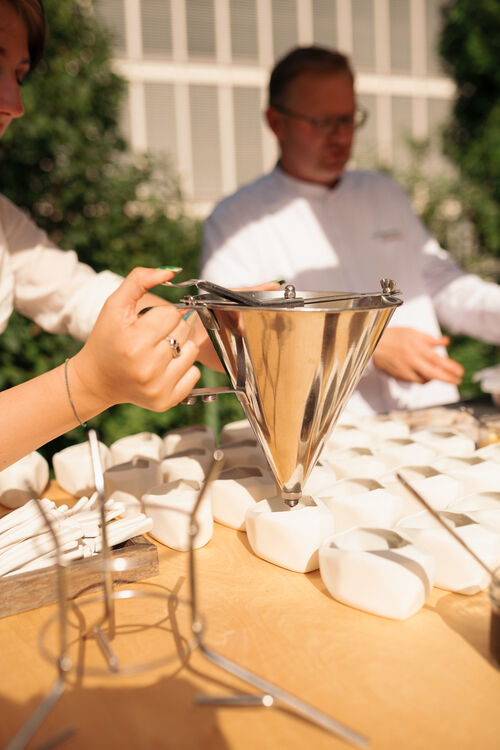 Foto Radiant Serving im designkrefeld Garten